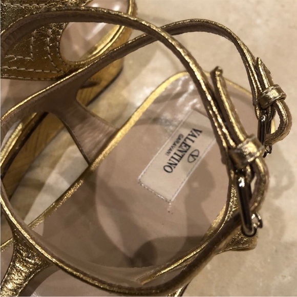 Valentino Gold Sandals - Picture 4 of 7